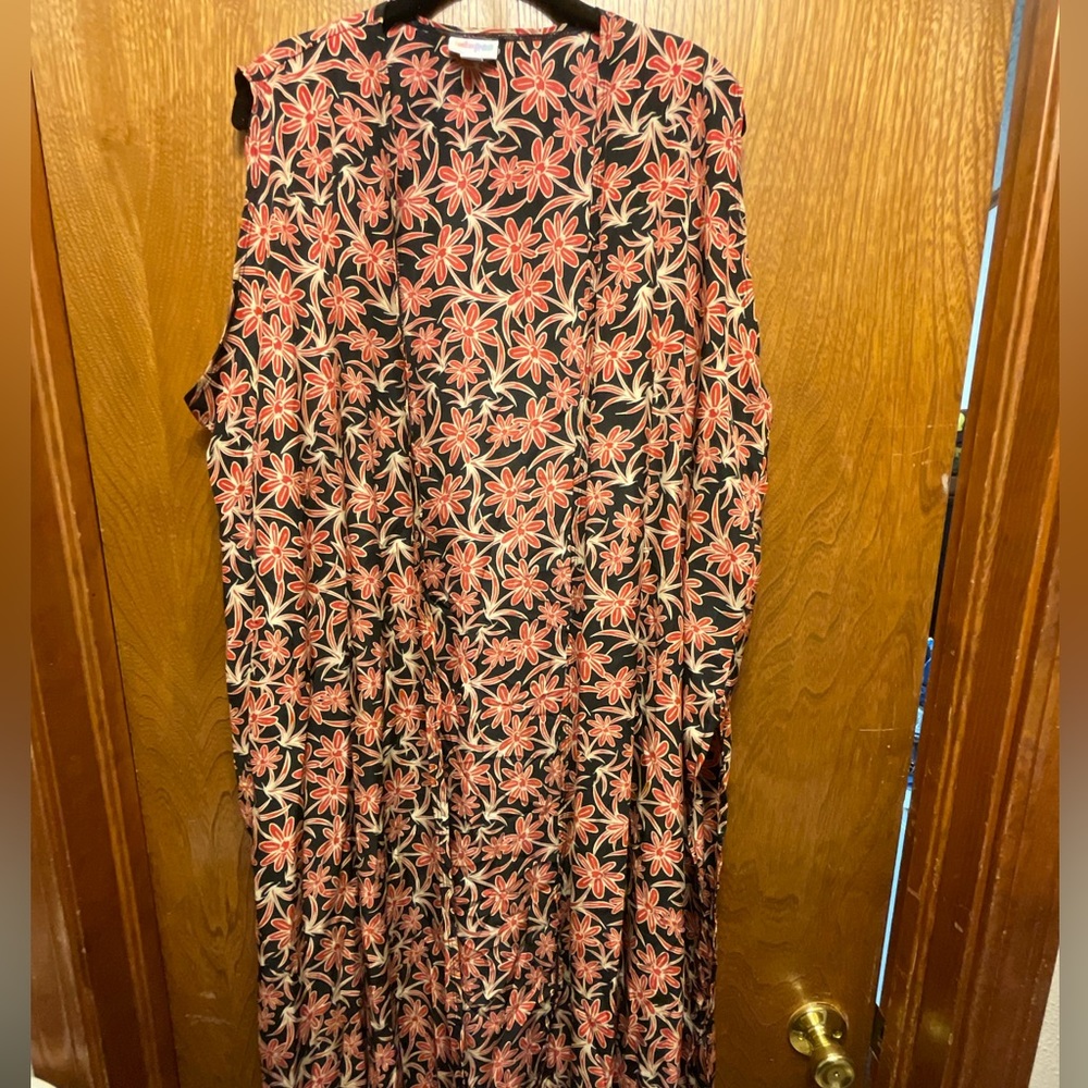 LuLaRoe - Joy - XL - Black w/red flowers - NWT
